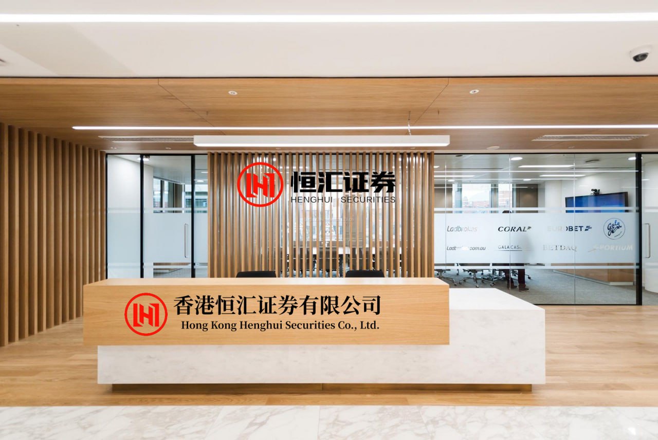 振兴配资平台 她9岁入伍15岁进央视，因不会英语得罪佟大为，后凭《生万物》逆袭